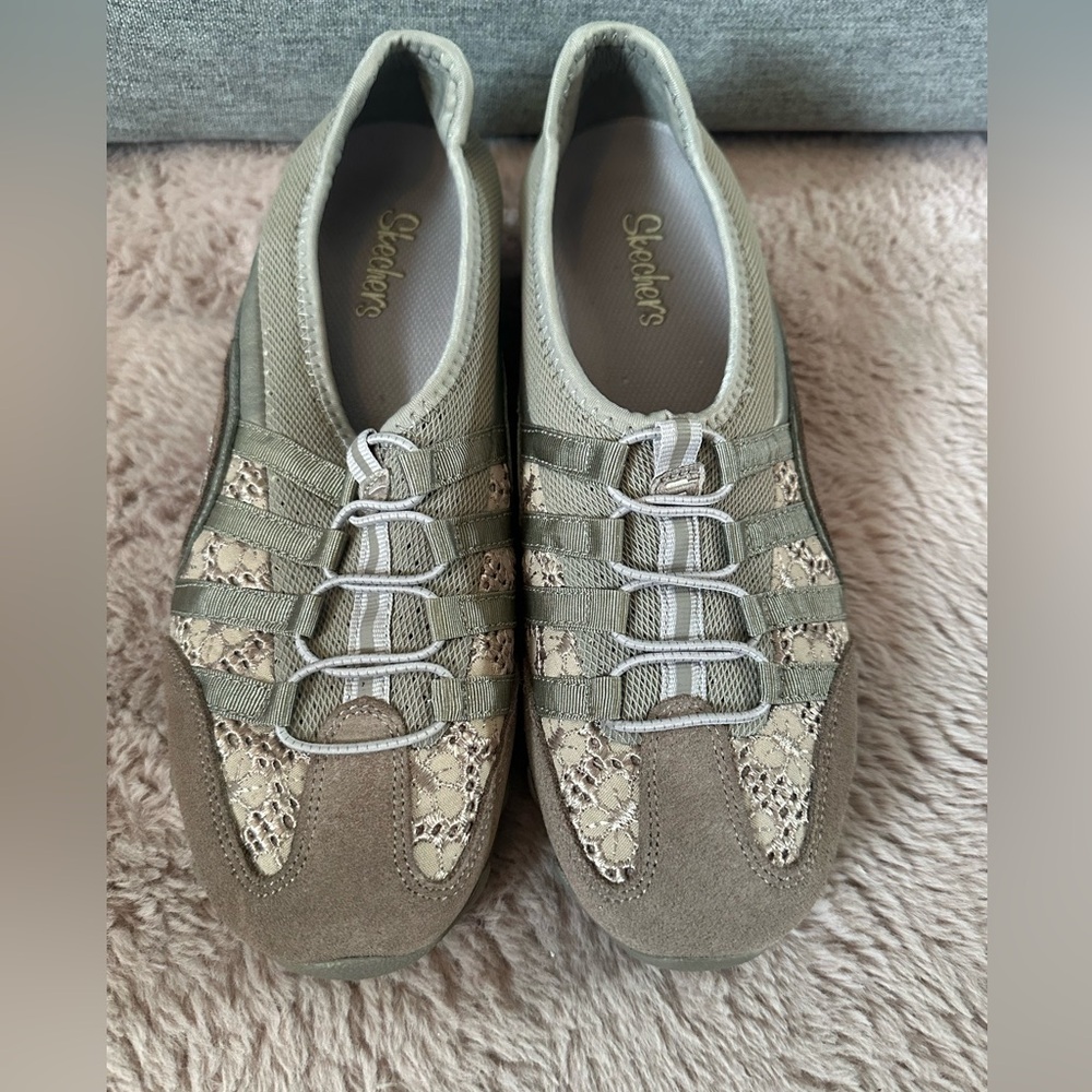 Skechers Tan Sneakers with Sporty Design